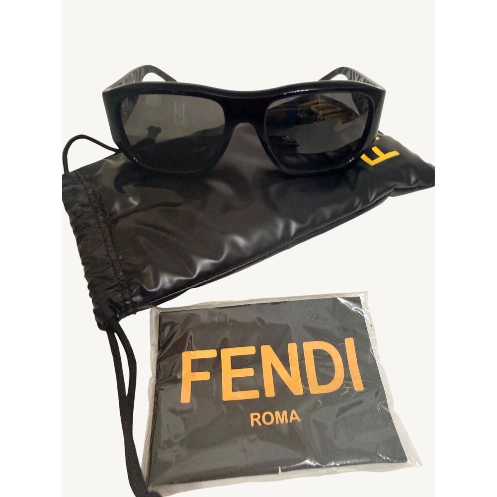 Fendi FE401171 Black Acetate Rectangle Sunglasses Made Smoke Lenses - New